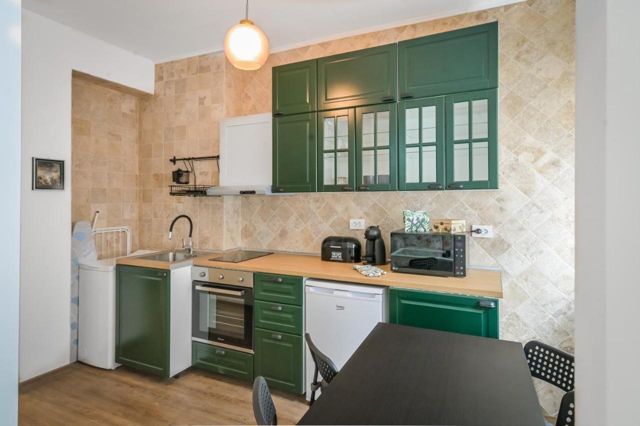 Floral Studio Retreat In Sofia City Center By Flat Mаnager المظهر الخارجي الصورة